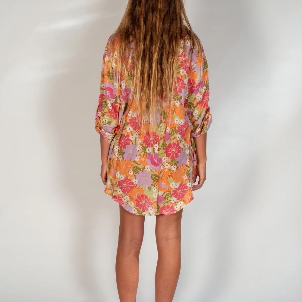 
                      
                        Atmosea - Oversized Shirt in Flora
                      
                    