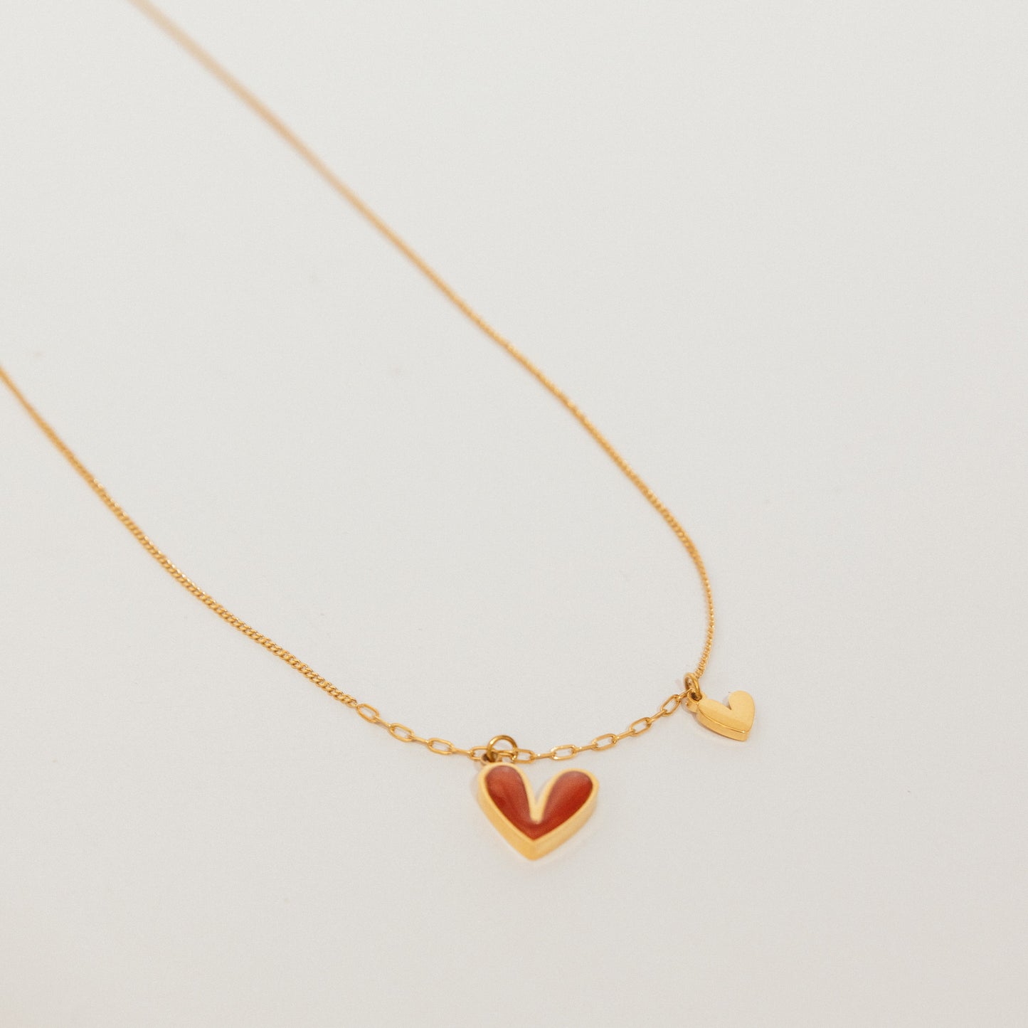 We Are Emte - Delicate Hearts Necklace in Gold Plated