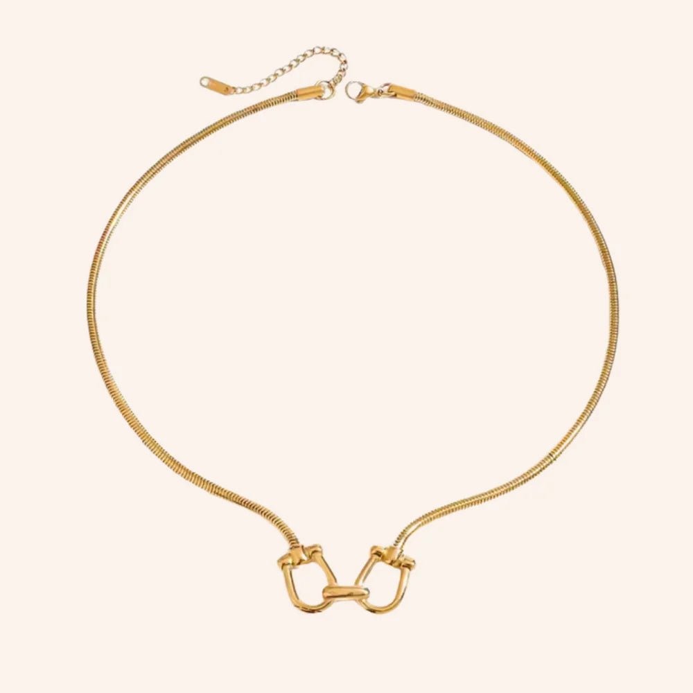 We Are Emte - Horseshoe Necklace in 18k Gold Plated