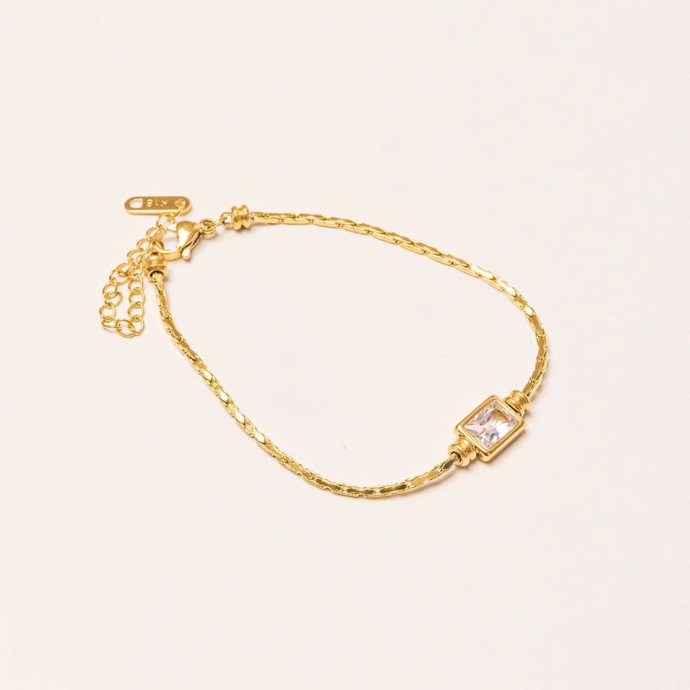 We Are Emte- Moony Bracelet in Gold / Crystal