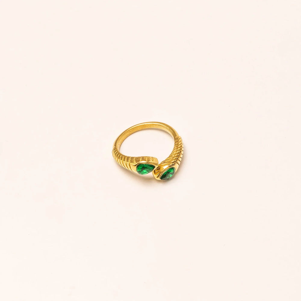 We Are Emte - Snake Ring in Gold/ Emerald