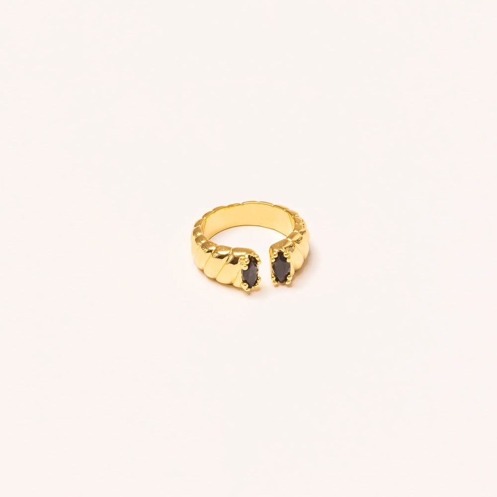 We Are Emte - Teardrop Ring in Gold/ Onyx