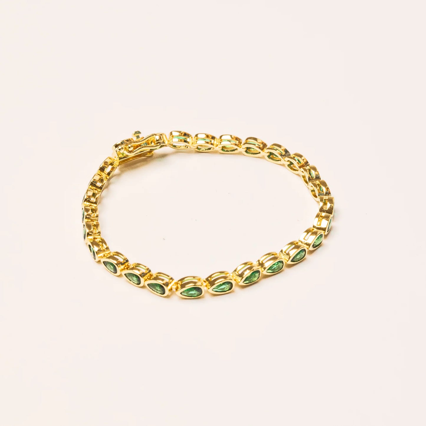 We Are Emte - Teardrop Gemstone Bracelet in Green