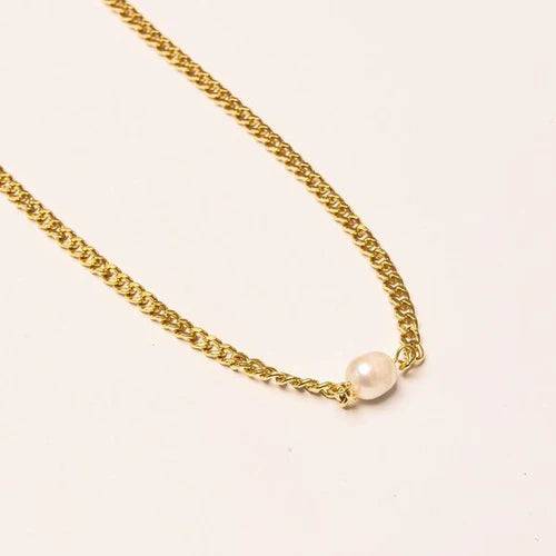 We Are Emte- Pearl Necklace in Gold Plated