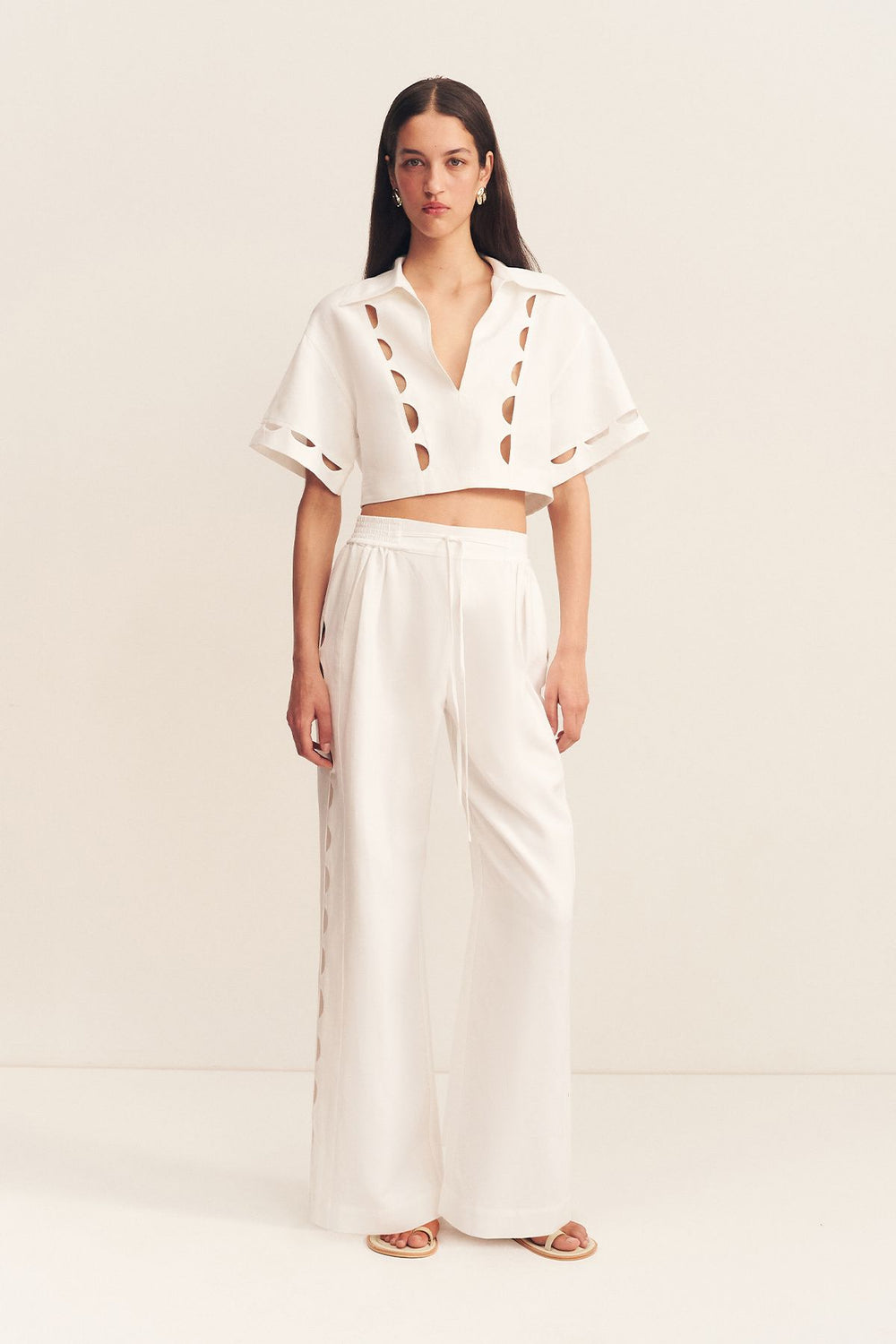 Shona Joy - Birdie Scallop Cropped Shirt in Ivory