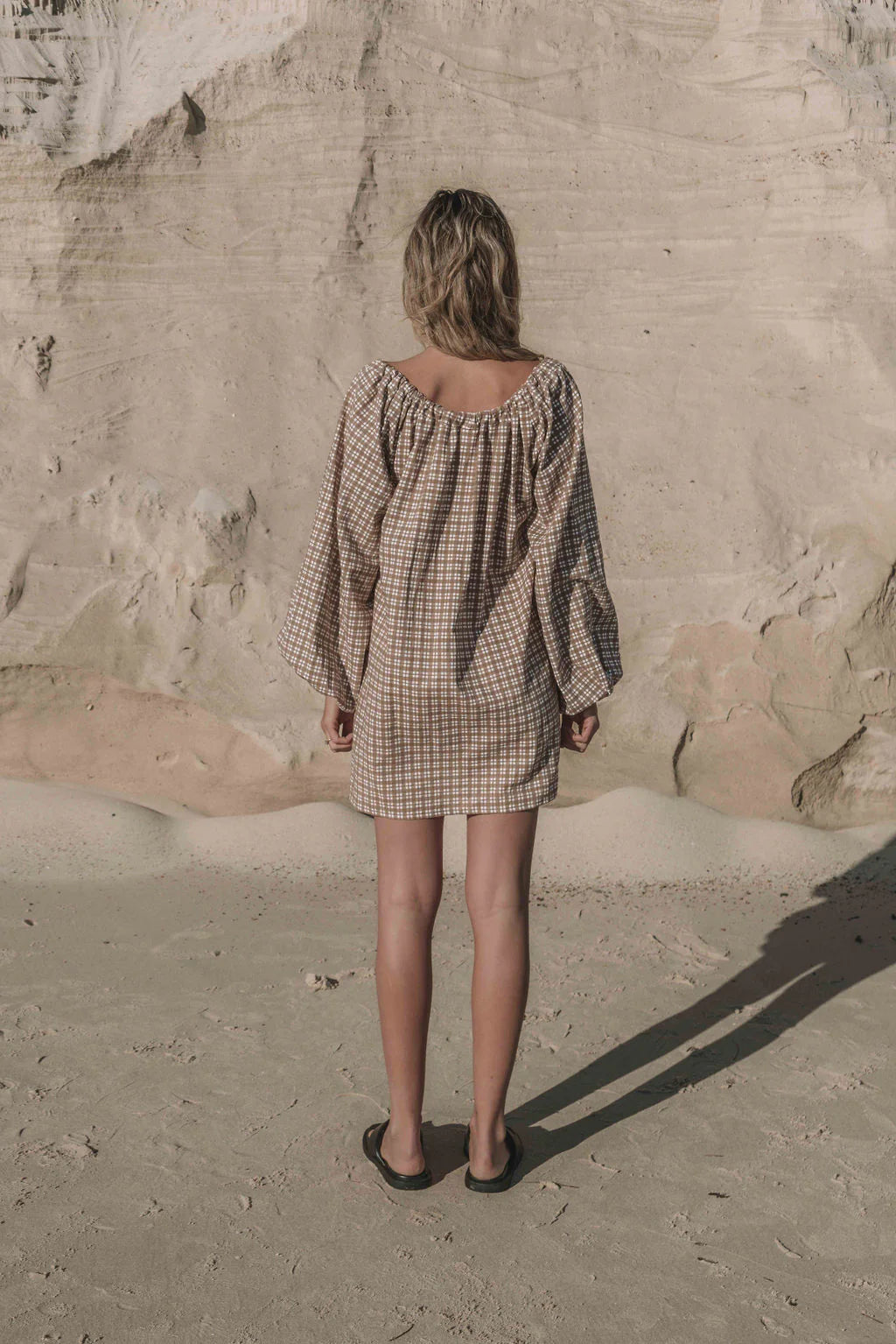 häll störe - The Freddi Mini Dress in Mocha Gingham